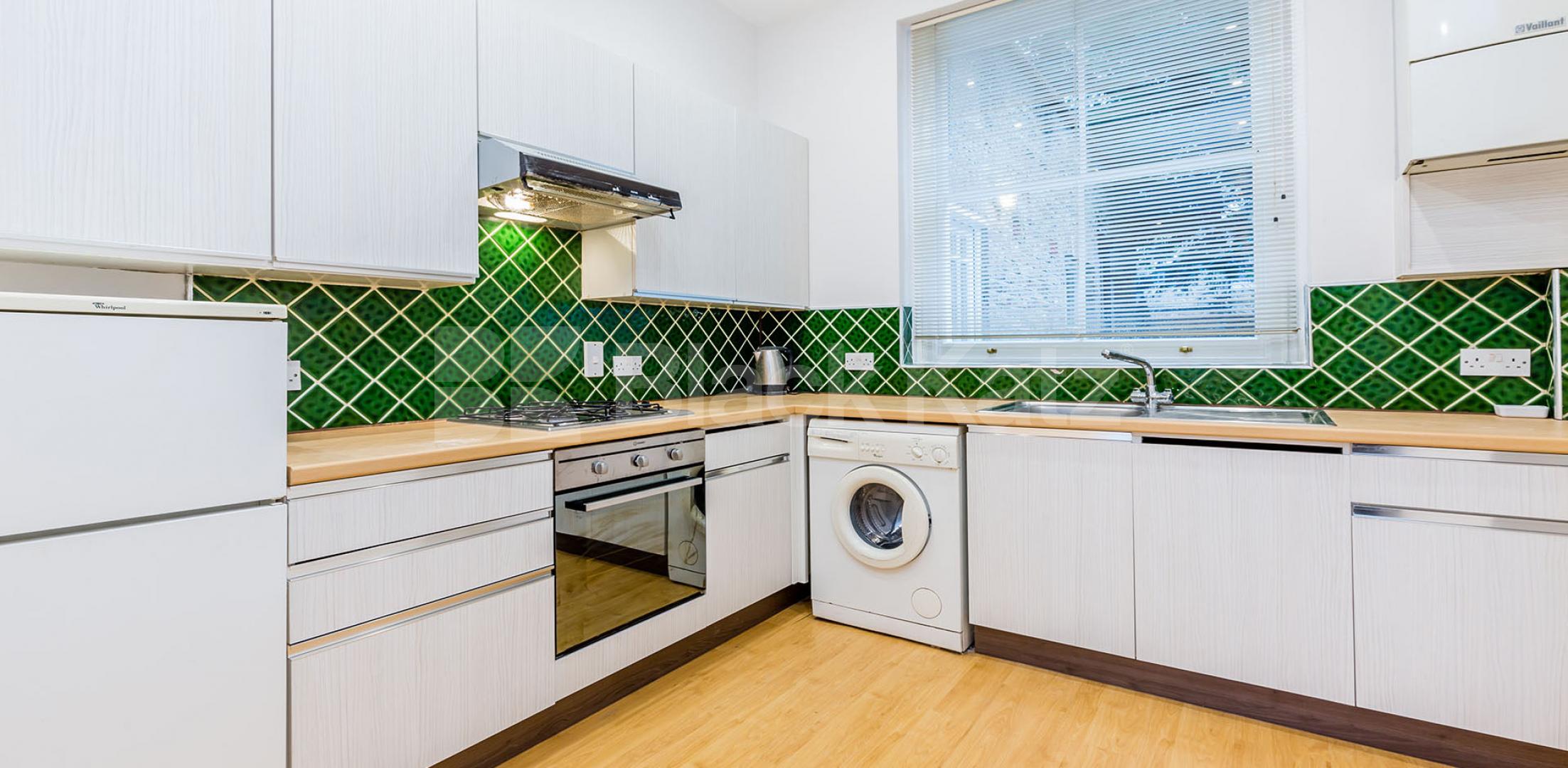 			SPACIOUS - GARDEN FLAT!, 1 Bedroom, 1 bath, 1 reception Flat			 Axminster Road, HOLLOWAY